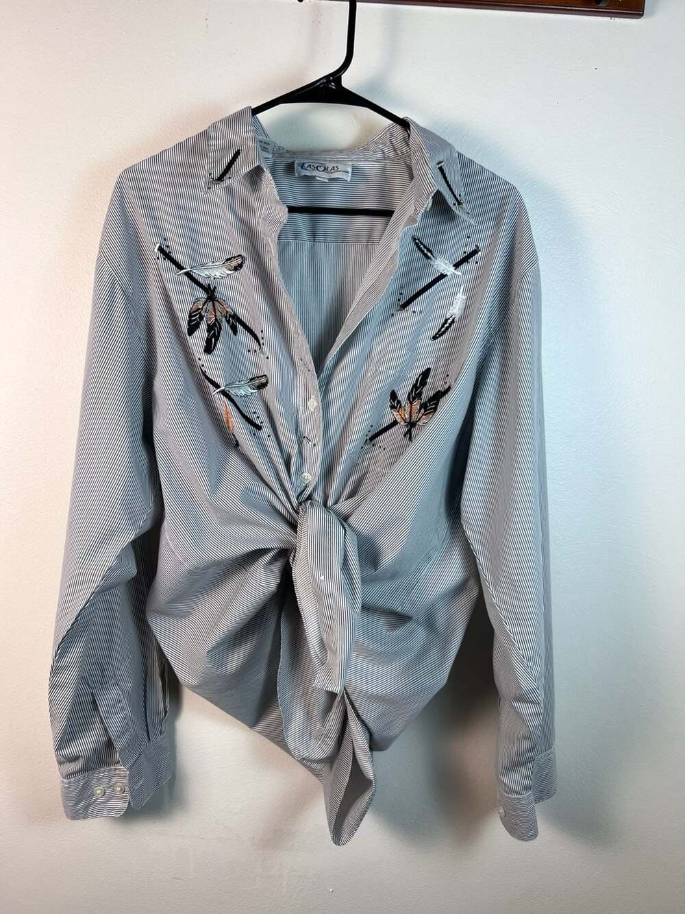 Las Olas XL Embroidered Arrow Feather Striped Western Boho Button Down Shirt